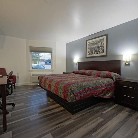 Greenwoods Inn & Suites Berlin Dış mekan fotoğraf