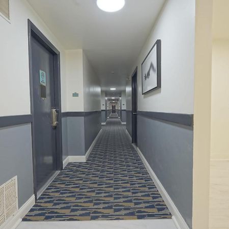 Greenwoods Inn & Suites Berlin Dış mekan fotoğraf