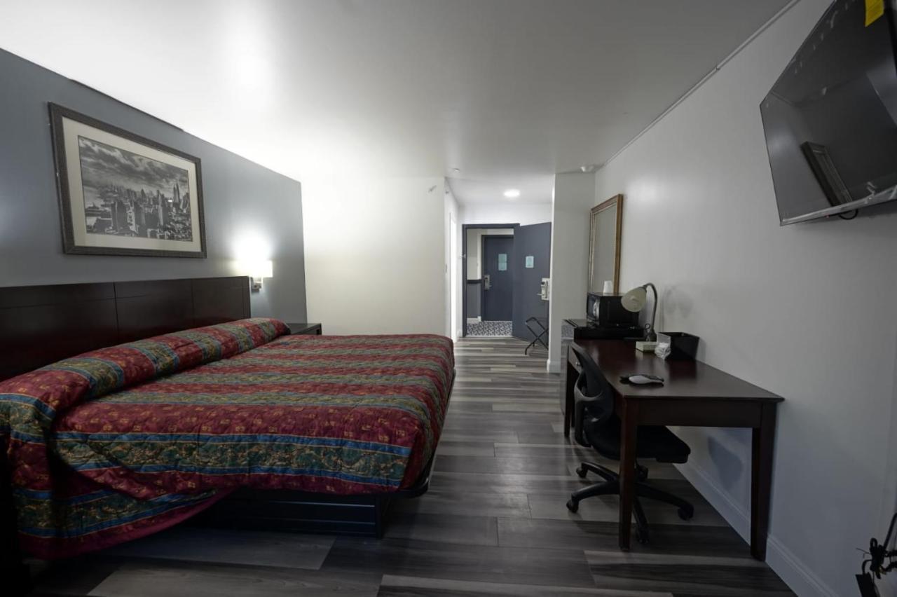 Greenwoods Inn & Suites Berlin Dış mekan fotoğraf